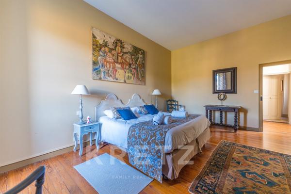 Château d’exception en Languedoc — domaine historique et raffiné