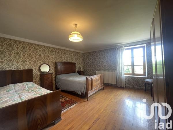 Maison traditionnelle 5 pièces de 155 m² à LES ABRETS (38490)