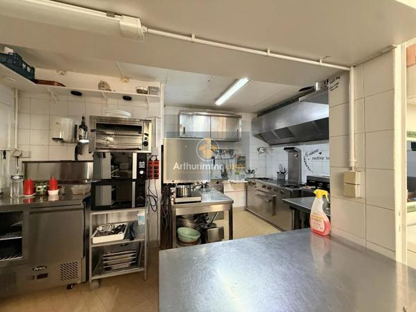 Vente                                                      Fonds de commerce
                        
                     20 pièces                      420 m2                     à Céreste