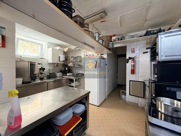 Vente                                                      Fonds de commerce
                        
                     20 pièces                      420 m2                     à Céreste