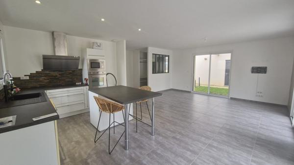Maison de plain-pied avec piscine, Chauray 6 pièce(s) 123 m2