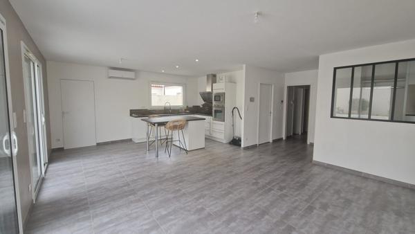 Maison de plain-pied avec piscine, Chauray 6 pièce(s) 123 m2