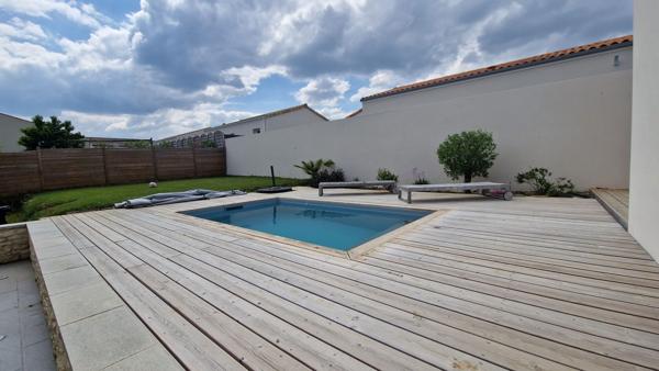 Maison de plain-pied avec piscine, Chauray 6 pièce(s) 123 m2