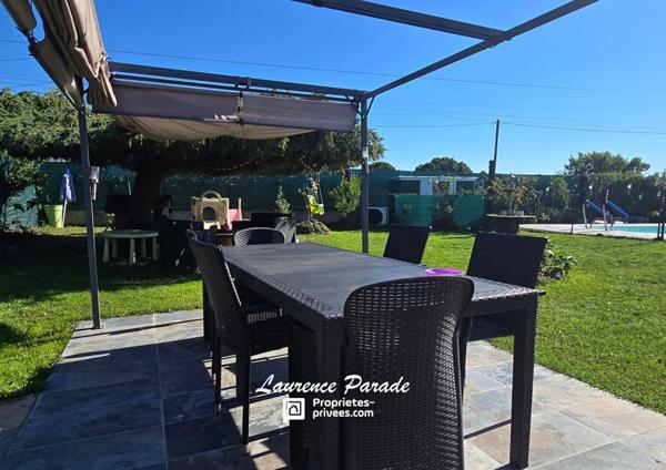 Maison plain pied avec piscine et carport, abris, puit