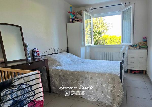 Maison plain pied avec piscine et carport, abris, puit