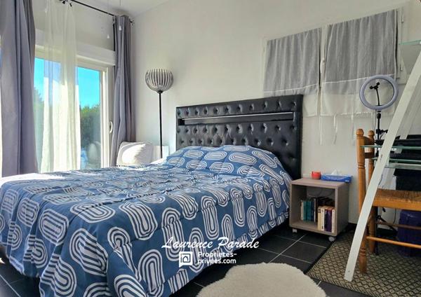 Maison plain pied avec piscine et carport, abris, puit