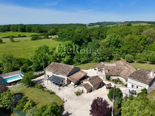 Eymet – Superbe propriété en pierre avec deux maisons et piscine chauffée