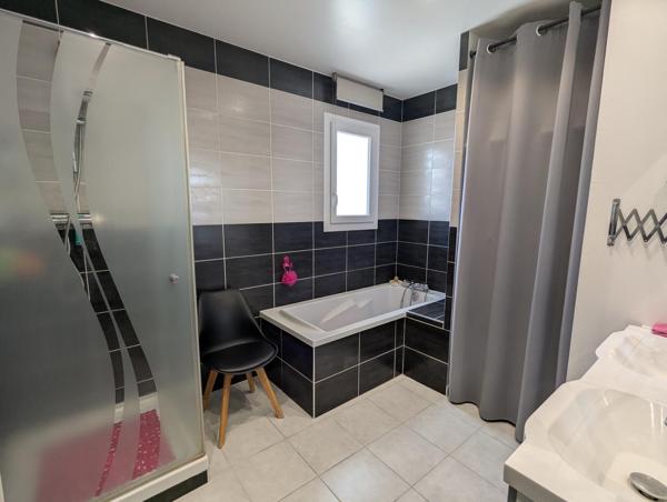 Maison à REDESSAN, 30129 - 5 pièces 125m²