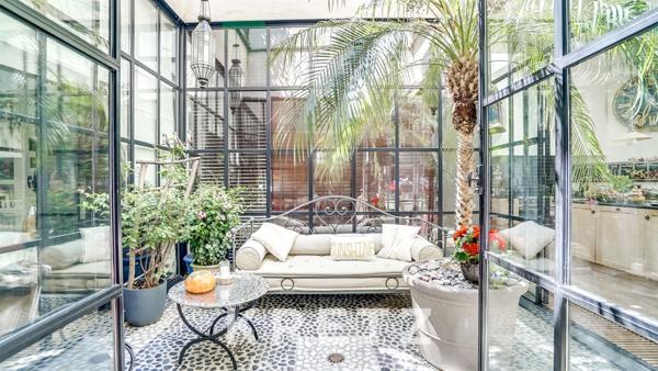 Loft avec jolie terrasse arborée