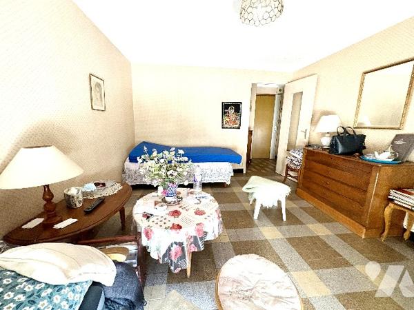Un appartement T2 secteur SEBASTOPOL avec balcon de 15 m² orienté Sud au 2ème étage
