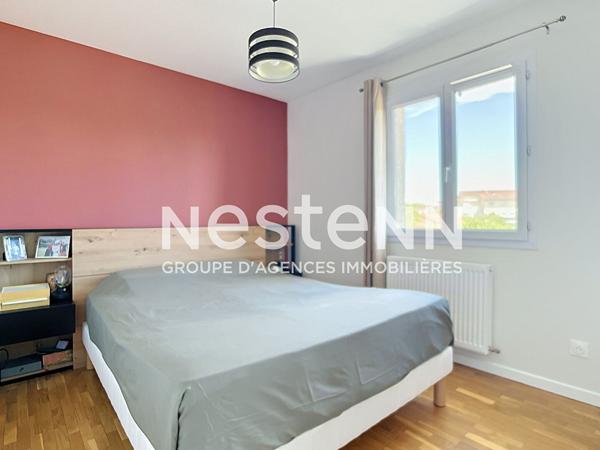 APPARTEMENT T4 À RILLIEUX-LA-PAPE - VILLAGE - 3 CHAMBRES