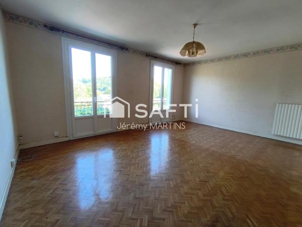 Maison familiale avec véranda, garage et terrain