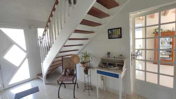 maison familiale avec hangar