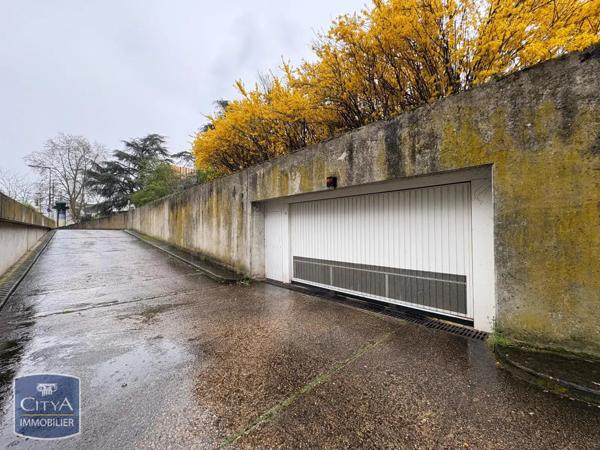 Parking à louer Mâcon (71000)