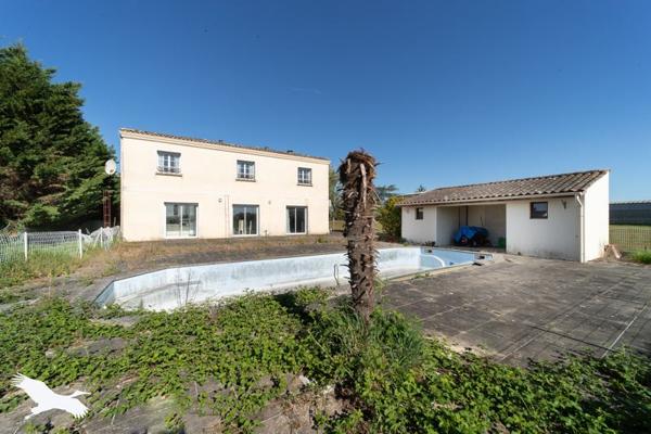 Maison à vendre |  Saint-André-de-Cubzac |  5 pièces | 195 m²