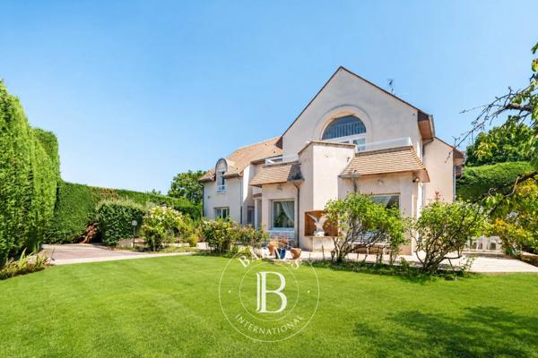 Croissy-sur-Seine, Maison 4 Chambres -  218 m² à vendre