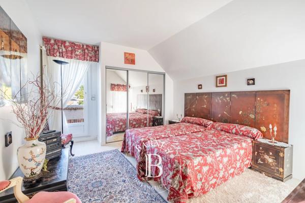 Croissy-sur-Seine, Maison 4 Chambres -  218 m² à vendre