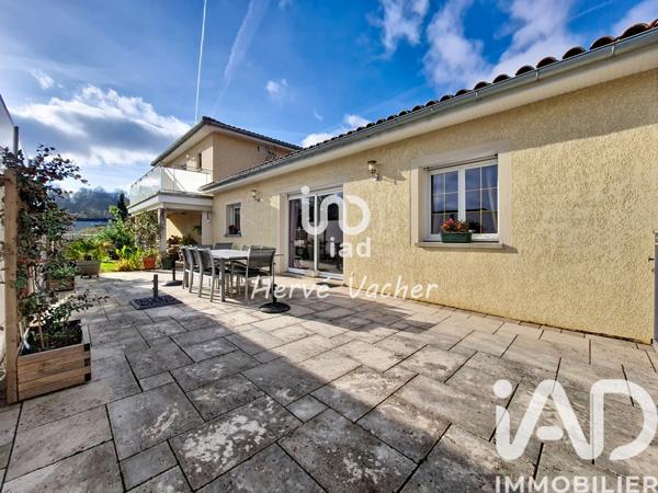 Maison à vendre 5 pièces 153 m² Villieu-Loyes-Mollon