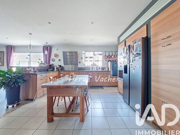 Maison à vendre 5 pièces 153 m² Villieu-Loyes-Mollon