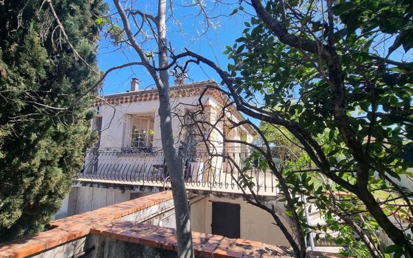 Maison à vendre    6 pièces •  Montélimar