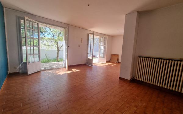 Maison à vendre    6 pièces •  Montélimar