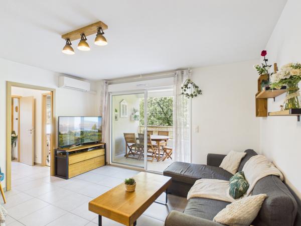 Appartement
         3 pièces
        - 64 m² Exclusivité 320 000 €*
