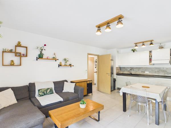 Appartement
         3 pièces
        - 64 m² Exclusivité 320 000 €*