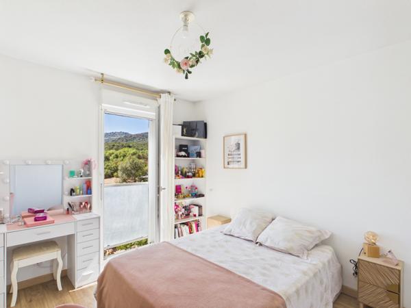 Appartement
         3 pièces
        - 64 m² Exclusivité 320 000 €*