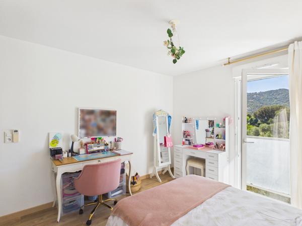 Appartement
         3 pièces
        - 64 m² Exclusivité 320 000 €*