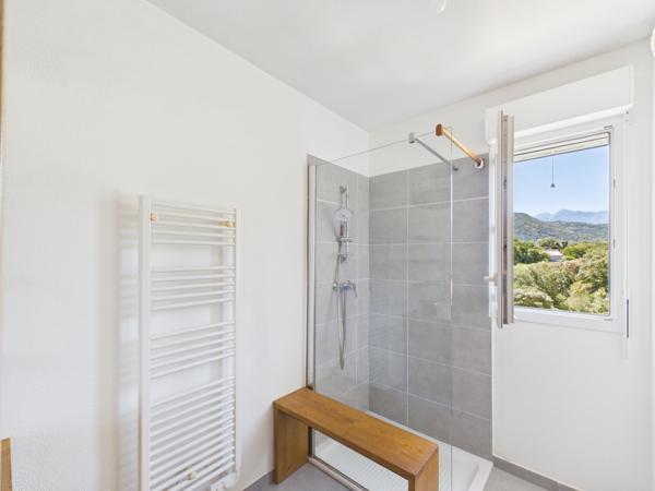 Appartement
         3 pièces
        - 64 m² Exclusivité 320 000 €*