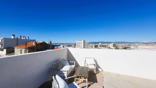 Bompard, magnifique villa rénovée T3 avec terrasse panoramique vue mer et Notre Dame