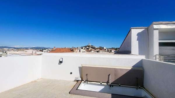 Bompard, magnifique villa rénovée T3 avec terrasse panoramique vue mer et Notre Dame