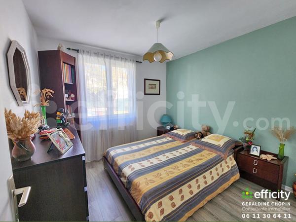 Maison
         4 pièces
        - 80 m² 240 000 € *