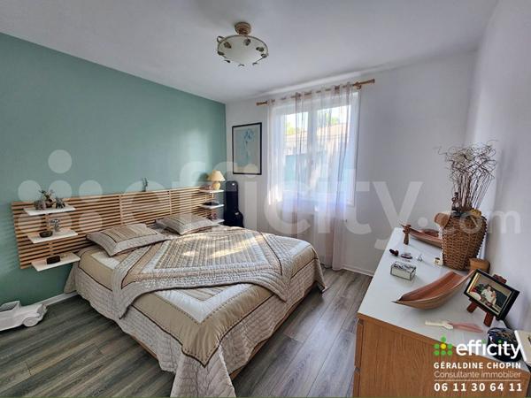 Maison
         4 pièces
        - 80 m² 240 000 € *
