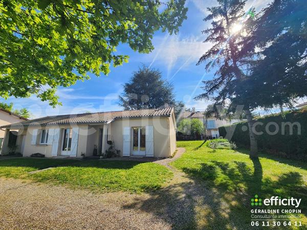 Maison
         4 pièces
        - 80 m² 240 000 € *