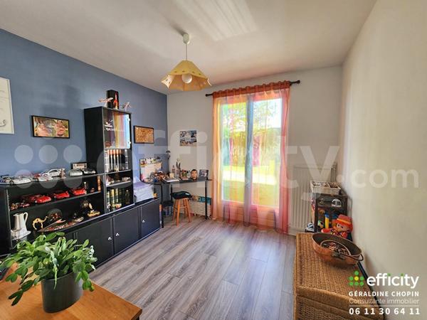 Maison
         4 pièces
        - 80 m² 240 000 € *