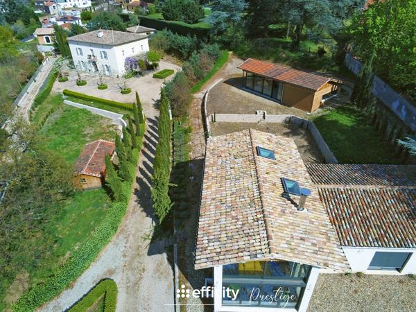 Maison
         11 pièces
        - 530 m² Bien prestige 1 950 000 € *