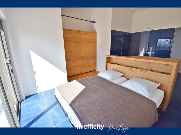Maison
         11 pièces
        - 530 m² Bien prestige 1 950 000 € *