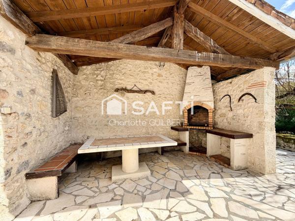 Propriété avec piscine et tennis