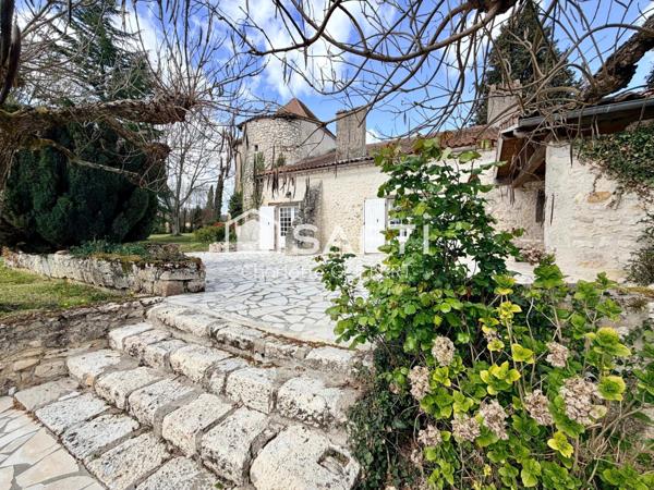 Propriété avec piscine et tennis