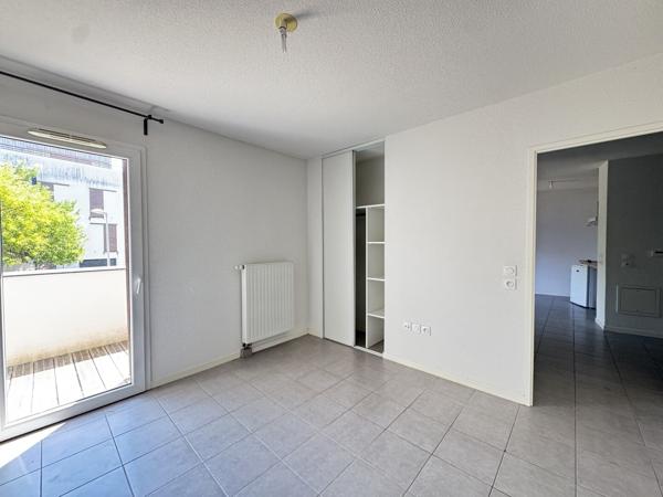 Bel appartement T2 avec terrasse et parking, Eysines centre