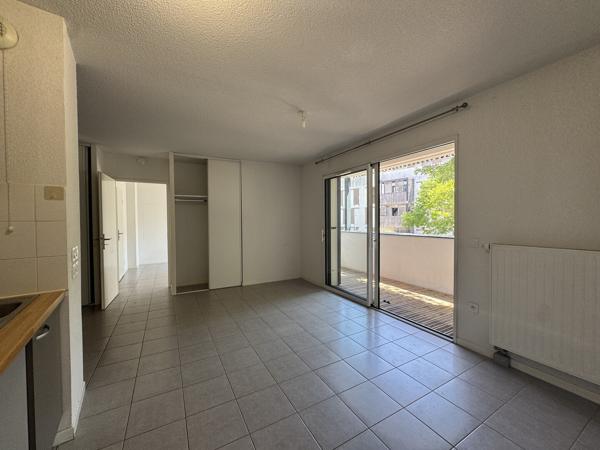Bel appartement T2 avec terrasse et parking, Eysines centre