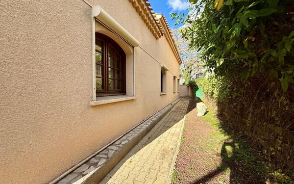 Maison à vendre    8 pièces •  Sète