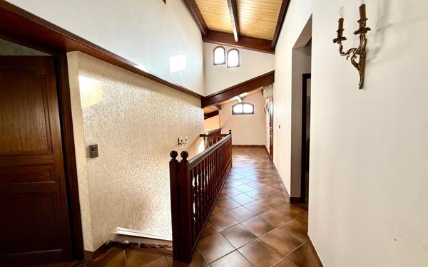 Maison à vendre    8 pièces •  Sète