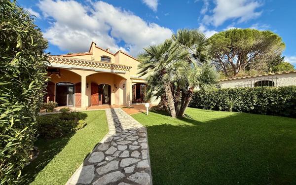 Maison à vendre    8 pièces •  Sète