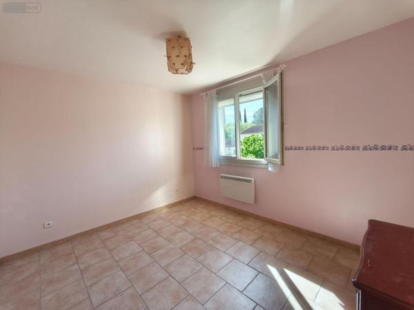 Maison à vendre à Saint-Martin-de-Crau dans les Bouches-du-Rhône (13310), ref : 075/205   
CENTRE