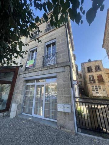 Maison 6 pièces                                        - 43260 Saint-Julien-Chapteuil Réf : 13467