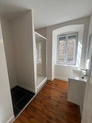 Maison 6 pièces                                        - 43260 Saint-Julien-Chapteuil Réf : 13467