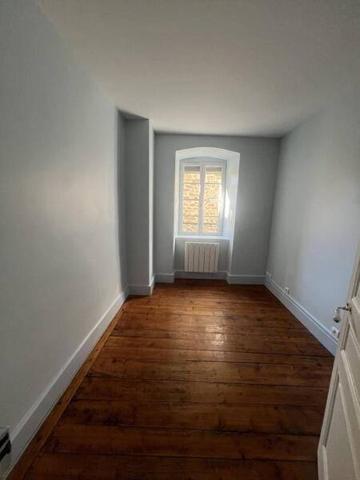 Maison 6 pièces                                        - 43260 Saint-Julien-Chapteuil Réf : 13467