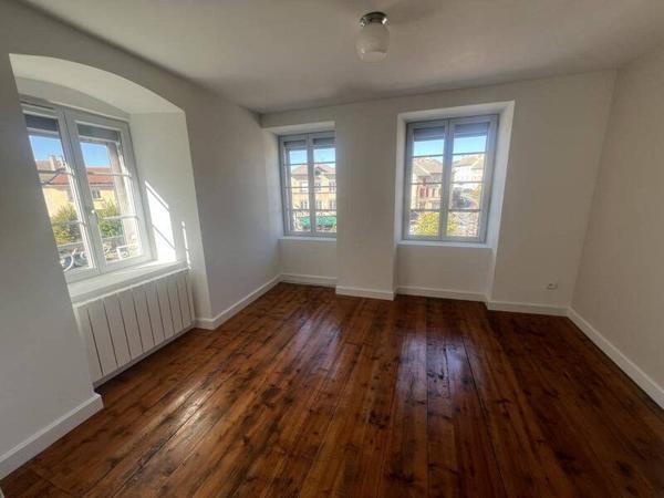 Maison 6 pièces                                        - 43260 Saint-Julien-Chapteuil Réf : 13467